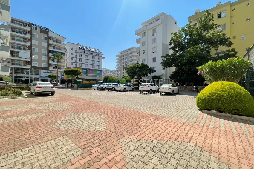 Квартира в Махмутларе с мебелью и отдельной кухней в комплексе на первой береговой 19 