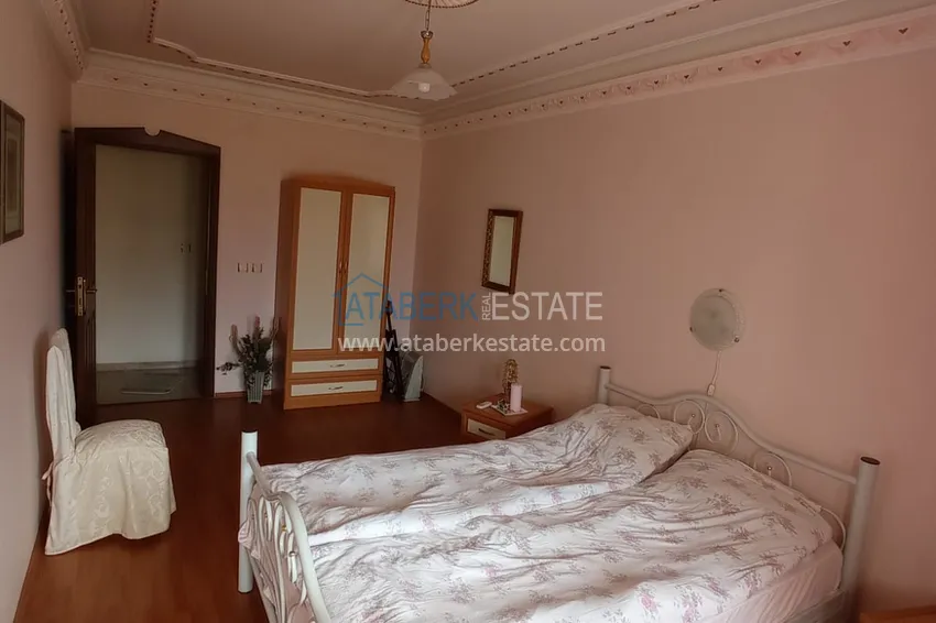 Приобрести Квартира в центре Алании четырехкомнатная с мебелью и отдельной кухней 18 