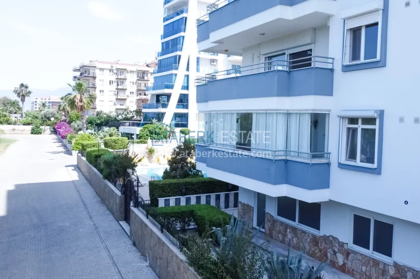 Квартира в Махмутларе с мебелью и отдельной кухней в комплексе на первой береговой 20 