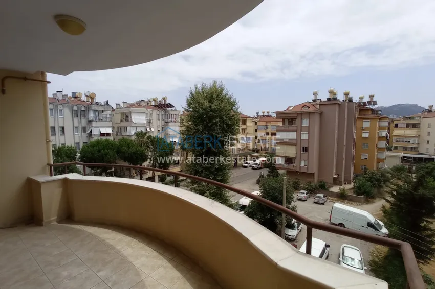 Приобрести Квартира в центре Алании четырехкомнатная с мебелью и отдельной кухней 21 