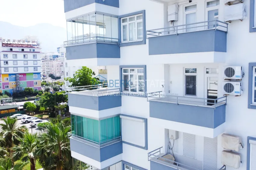 Квартира в Махмутларе с мебелью и отдельной кухней в комплексе на первой береговой 22 