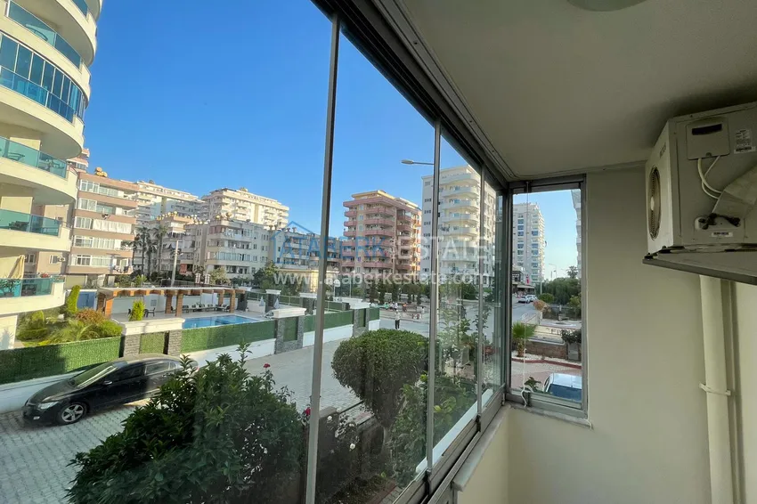 Приобрести Квартира в Махмутлар с двумя спальнями и застекленными балконами в комплексе на первой береговой 24 