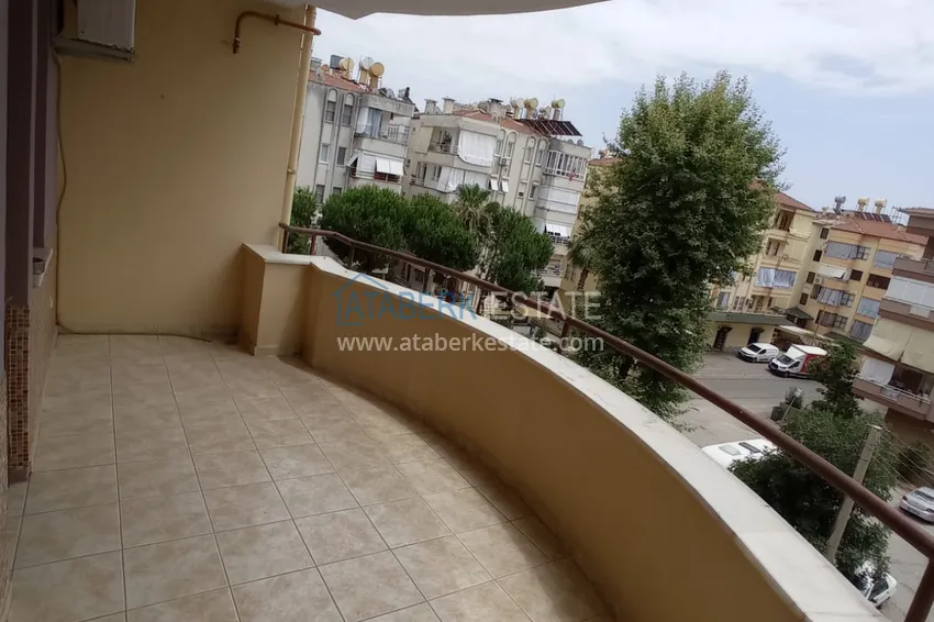 Приобрести Квартира в центре Алании четырехкомнатная с мебелью и отдельной кухней 22 