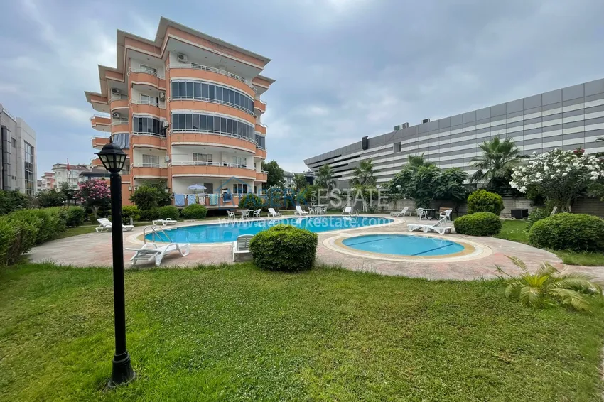 Квартира в районе Оба с мебелью и отдельной кухней в жилом комплексе 1 