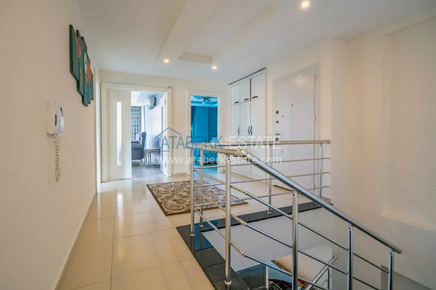 Приобрести Большой дуплекс в Кестеле с мебелью и видом на море на первой береговой   1 