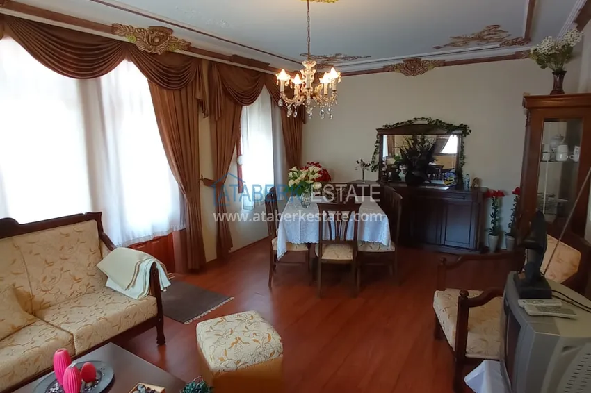 Приобрести Квартира в центре Алании четырехкомнатная с мебелью и отдельной кухней 4 