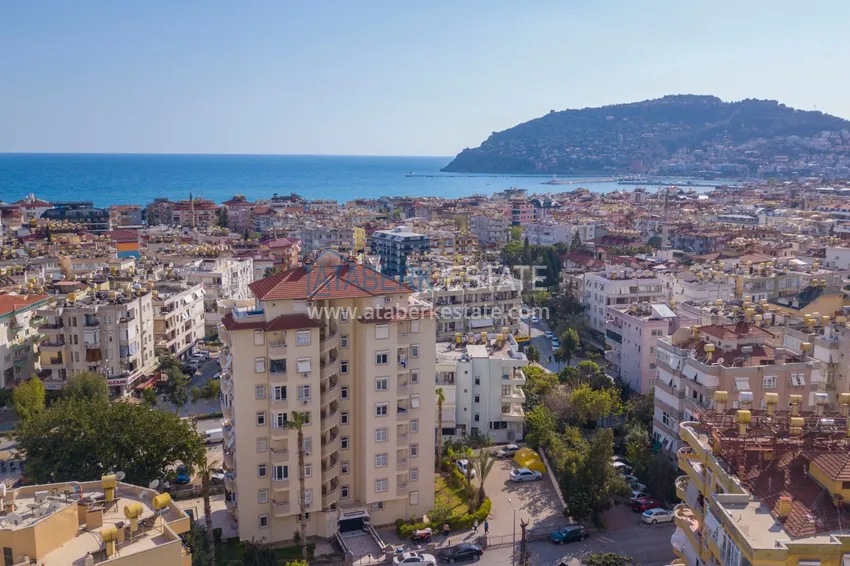 Квартира в центре Алании меблированная с отдельной кухней в современной резиденции 1 