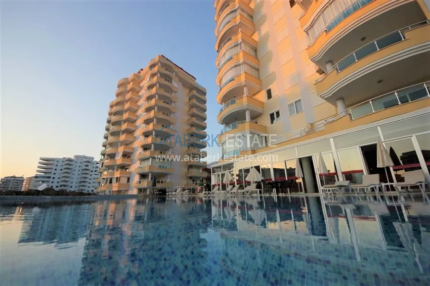 Квартира с мебелью и застекленным балконом в Алании, Махмутларе 3 