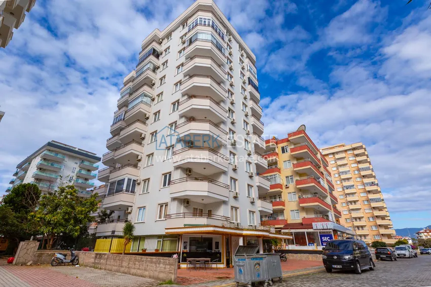 Квартира с мебелью и частичным видом на море в Махмутларе 1 