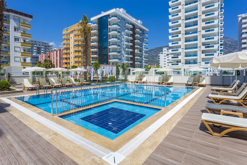 Квартира в Махмутларе с новой мебелью и застекленным балконом в комплексе комфорт-класса 2 