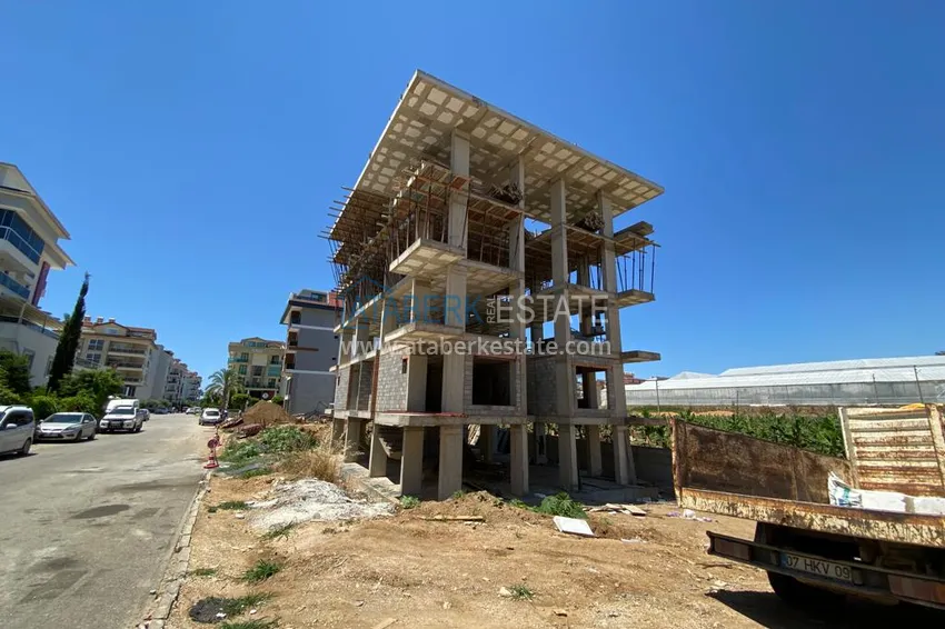 Квартиры и пентхаусы от инвестора в районе Кестель в строящемся бутик-комплексе 4 