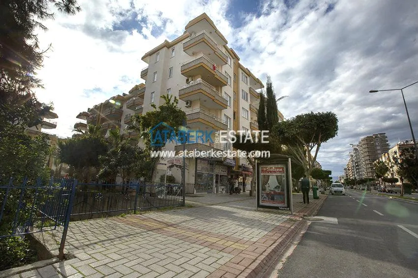 Квартира в Махмутлар с двумя спальнями и застекленными балконами в комплексе на первой береговой 4 