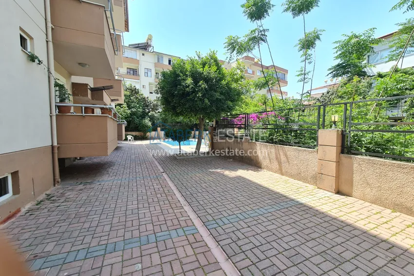 Квартира трехкомнатная с мебелью и застекленным балконом в центре Алании 4 