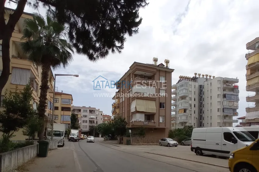 Квартира в центре Алании четырехкомнатная с мебелью и отдельной кухней 5 