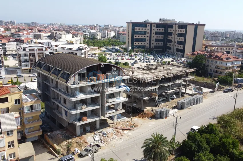 Квартиры и пентхаусы в Алании, район Оба от инвестора с рассрочкой в строящемся комплексе 10 