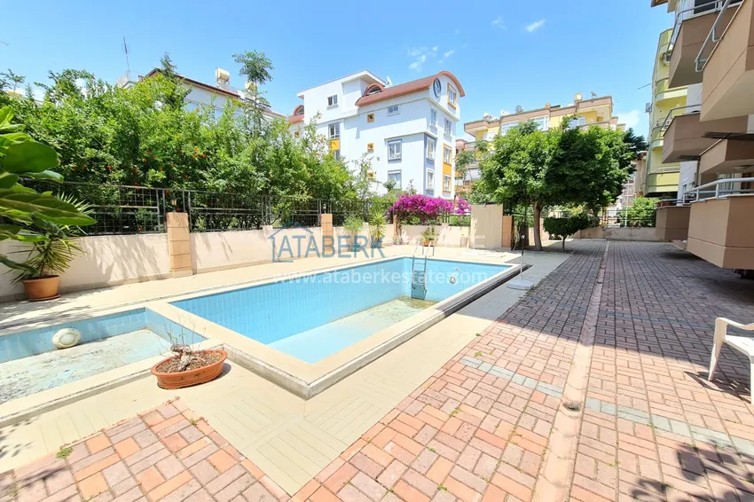 Квартира трехкомнатная с мебелью и застекленным балконом в центре Алании 6 