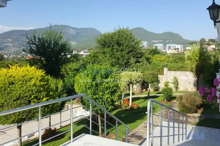 Пентхаус-дуплекс в Оба с мебелью и красивым видом на горы 8 