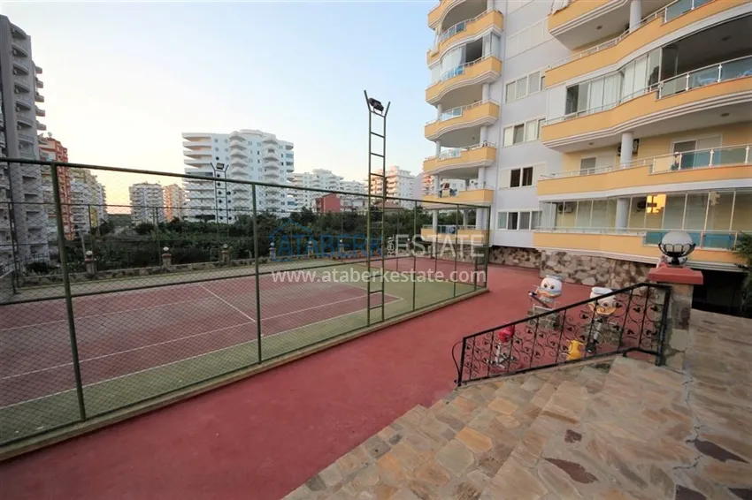 Квартира с мебелью и застекленным балконом в Алании, Махмутларе 8 