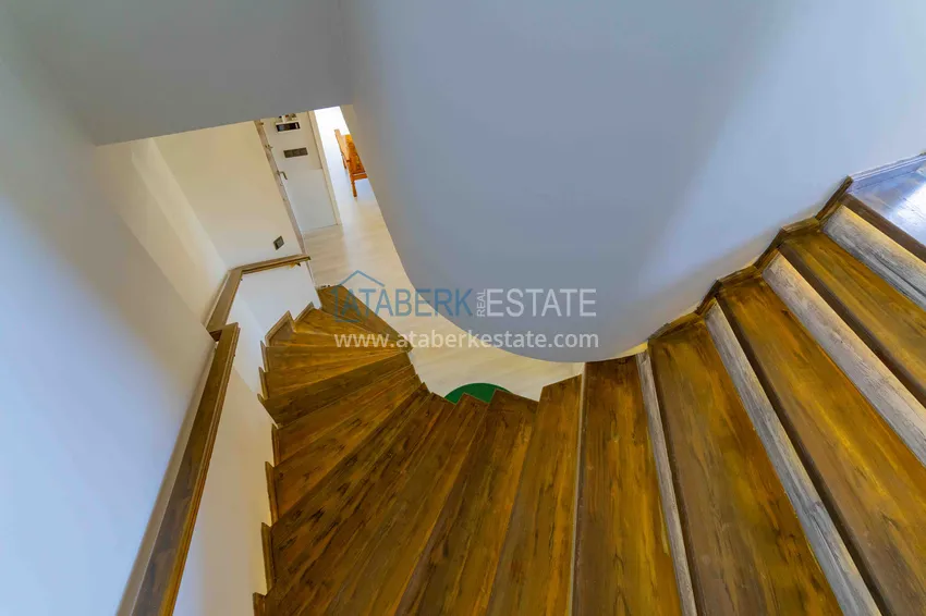 Приобрести Дуплекс меблированный с авторским ремонтом, личной сауной и видом на море  11 