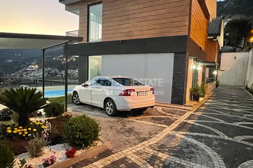 Люксовые виллы от застройщика в Алании – район Бекташ 16 