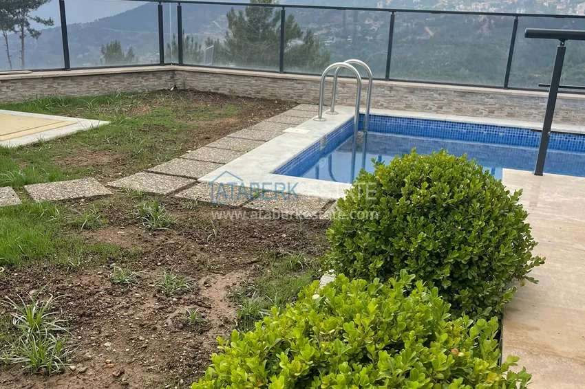 Люксовые виллы от застройщика в Алании – район Бекташ 25 