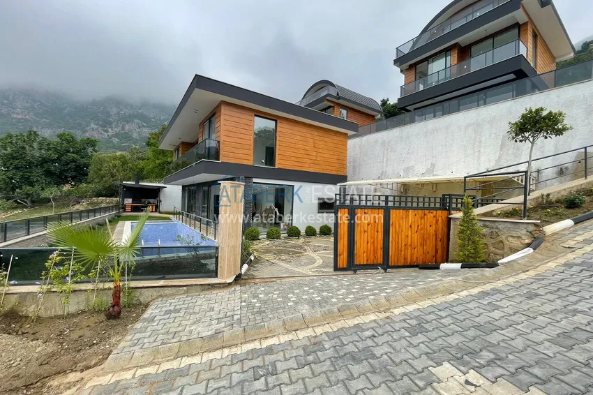 Люксовые виллы от застройщика в Алании – район Бекташ 32 