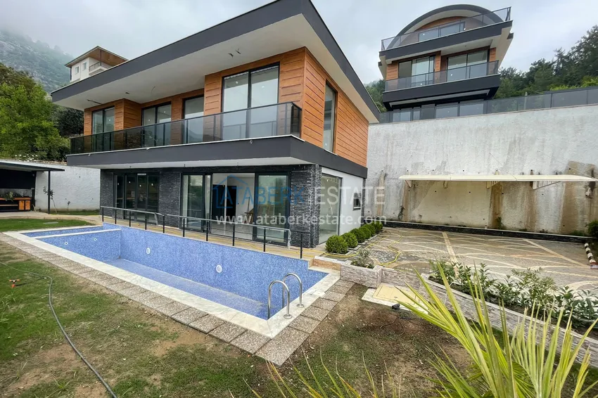 Люксовые виллы от застройщика в Алании – район Бекташ 1 