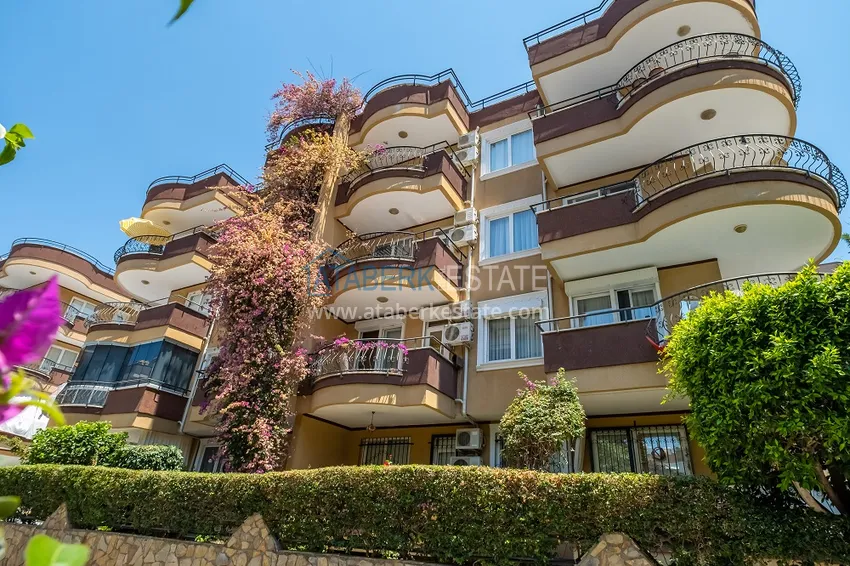 Дуплекс в Алании район Оба меблированный рядом с морем 1