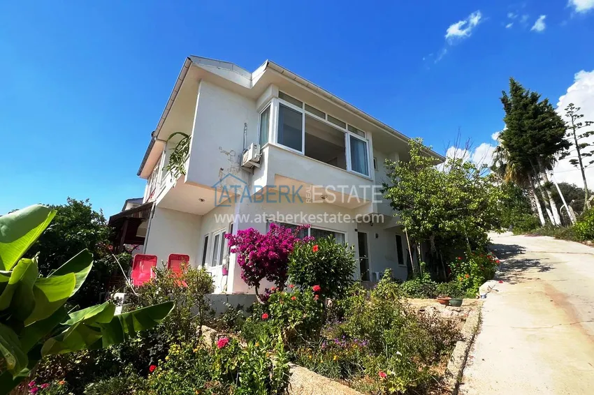 Двухэтажная вилла в районе Демирташ с садиком и великолепным видом на море 1 