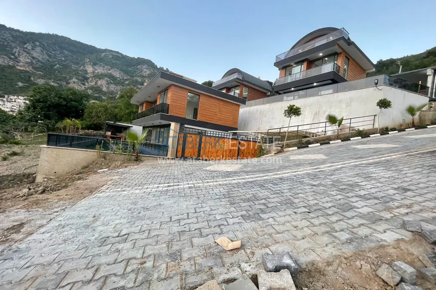 Люксовые виллы от застройщика в Алании – район Бекташ 60 