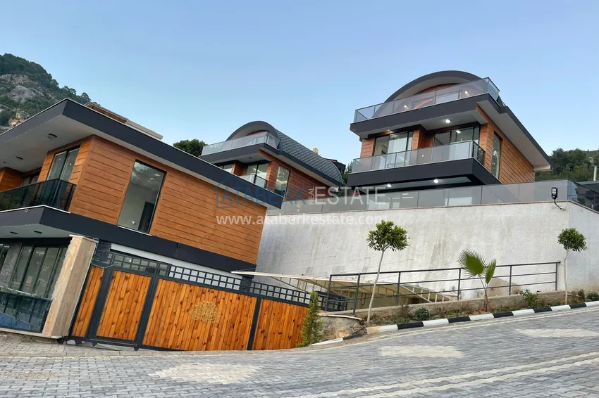 Люксовые виллы от застройщика в Алании – район Бекташ 61 