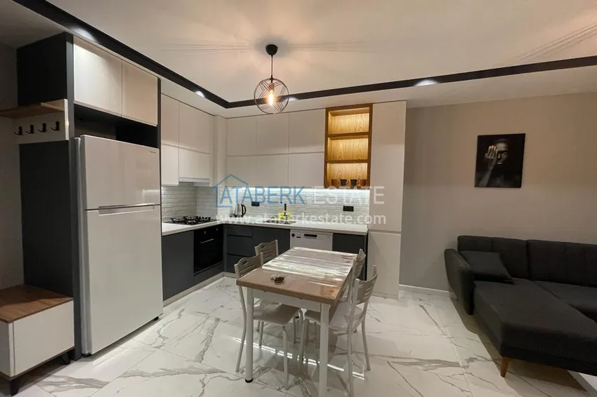 Приобрести В центре Алании на долгосрочную аренду сдаётся двухкомнатная квартира. Максимум 3 человека А1 2