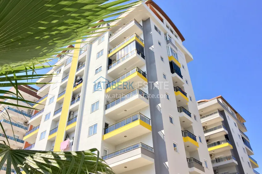 Квартира с мебелью и частичным видом на море, в Махмутларе 1 