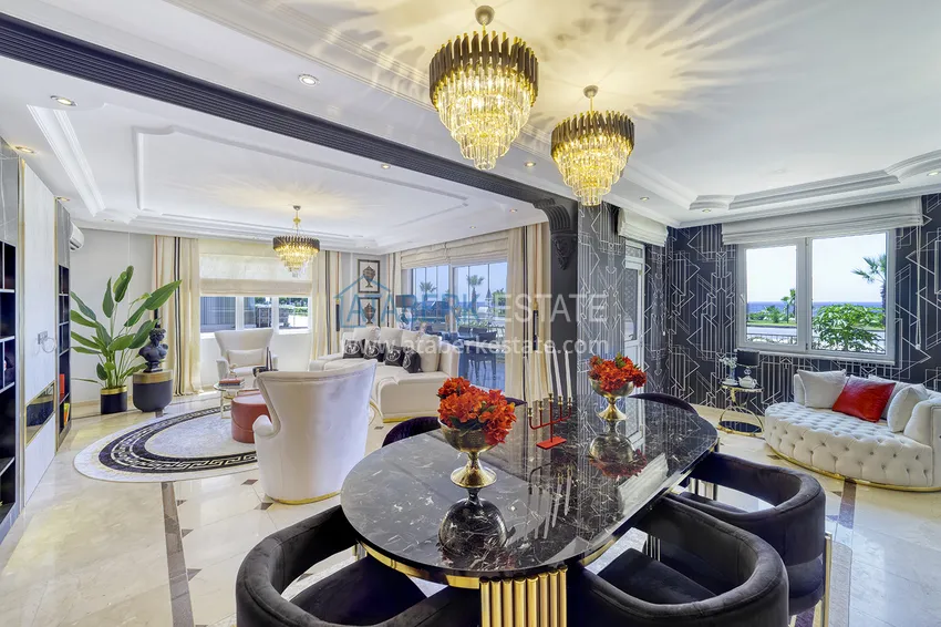 Квартира в Махмутларе с оригинальным дизайнерским интерьером и прямым видом на море 1