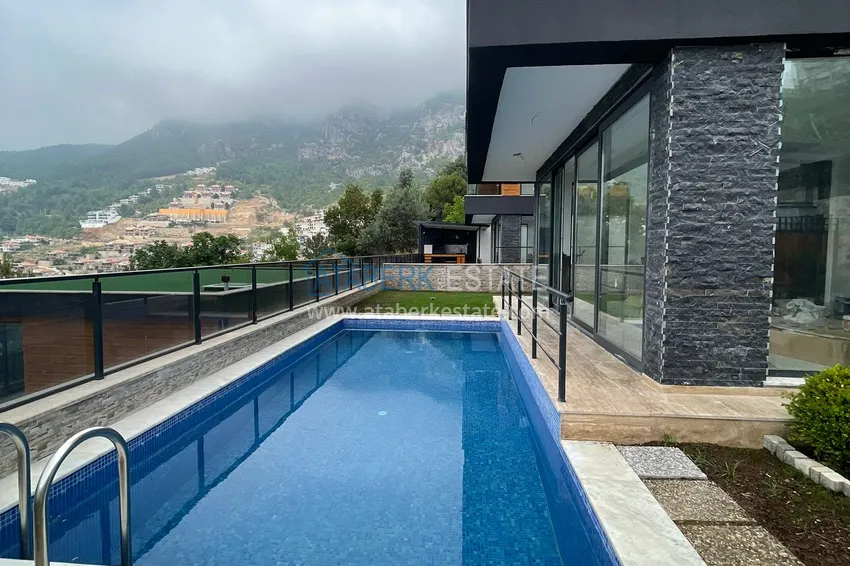 Люксовые виллы от застройщика в Алании – район Бекташ 5 