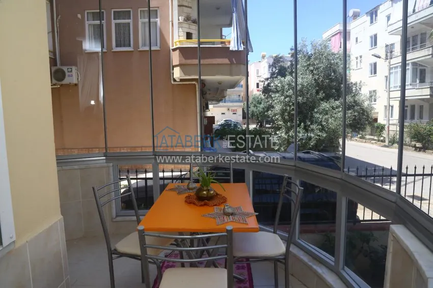 Приобрести Квартира в центре Алании с мебелью в жилом доме городского типа 5 