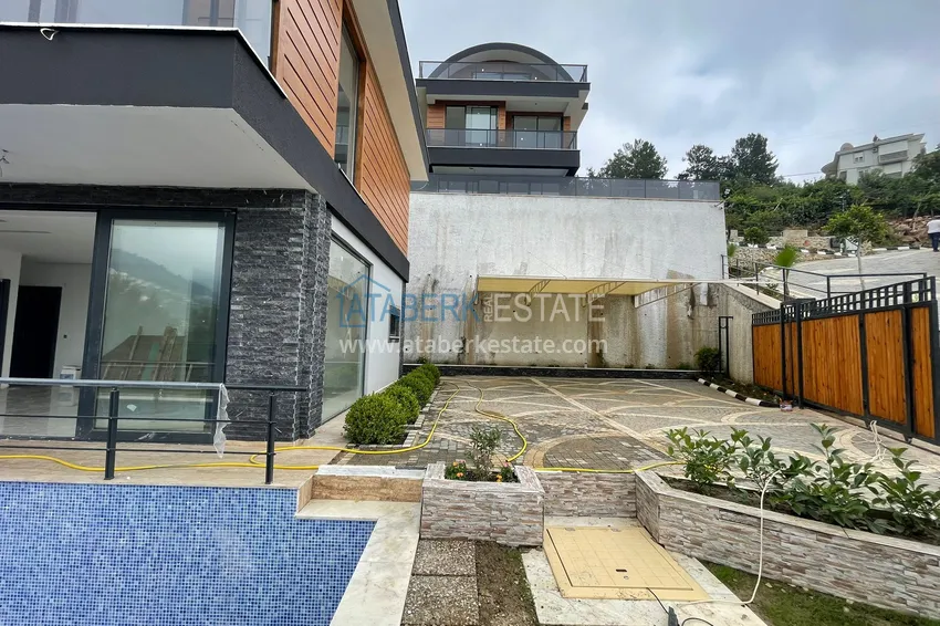 Люксовые виллы от застройщика в Алании – район Бекташ 7 