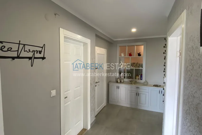 Приобрести Трехкомнатная квартира с современным интерьером в Алании – горный район Тепе 1 