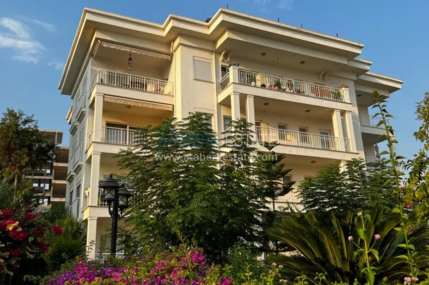 Квартира в Оба трехкомнатная в жилом комплексе с инфраструктурой 11 