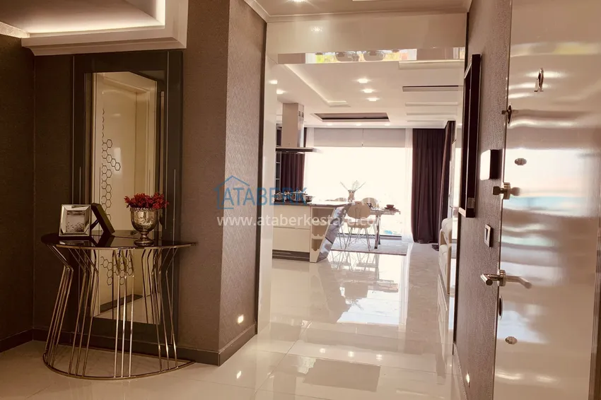 Приобрести Стильная квартира в историческом центре Алании с дизайнерским интерьером и видом на порт 2 