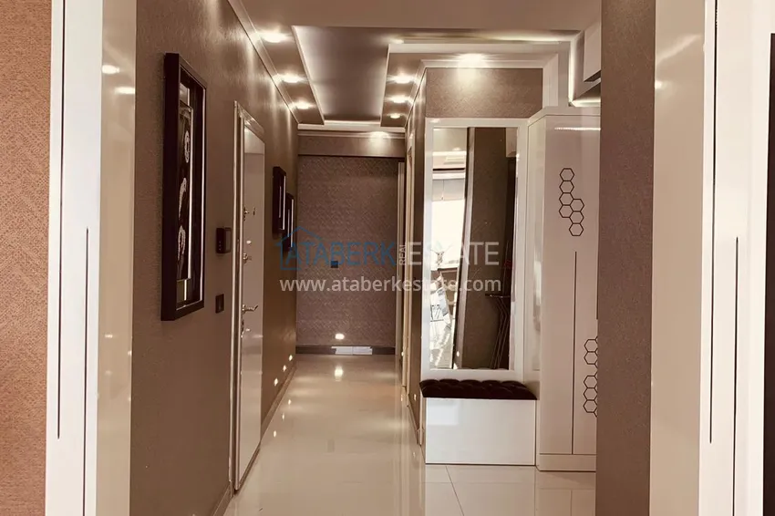 Приобрести Стильная квартира в историческом центре Алании с дизайнерским интерьером и видом на порт 3 