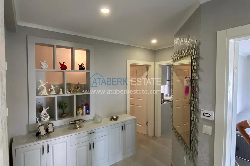 Приобрести Трехкомнатная квартира с современным интерьером в Алании – горный район Тепе 3 