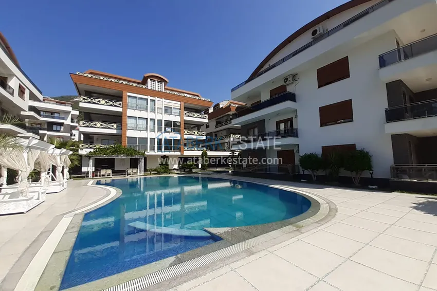 Квартира в центре Алании с отдельной кухней и 3 спальнями 2 