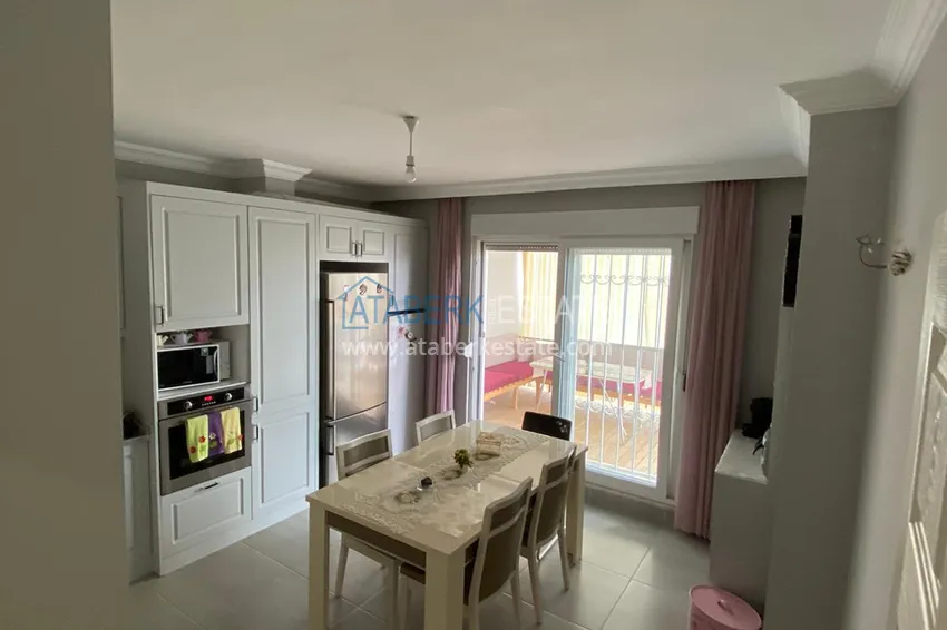 Приобрести Трехкомнатная квартира с современным интерьером в Алании – горный район Тепе 4 