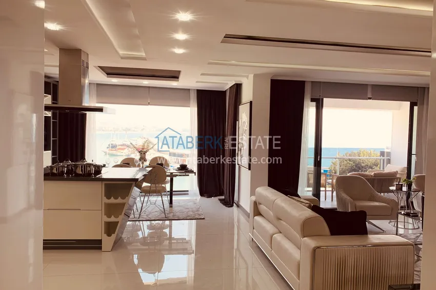 Приобрести Стильная квартира в историческом центре Алании с дизайнерским интерьером и видом на порт 6 