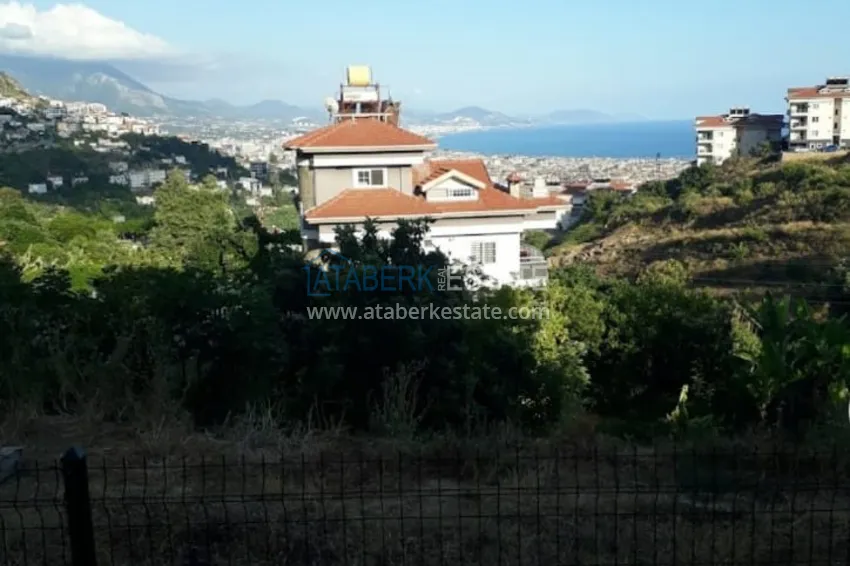 Трехкомнатная квартира с современным интерьером в Алании – горный район Тепе 7 