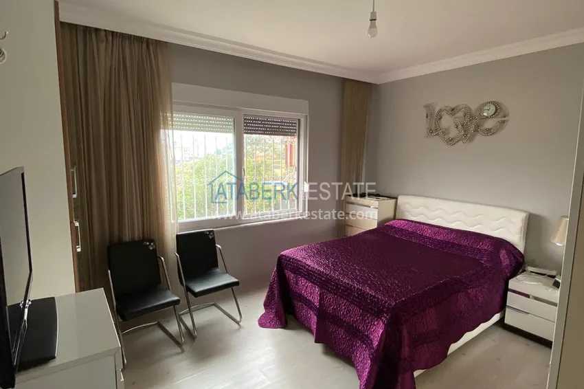 Приобрести Трехкомнатная квартира с современным интерьером в Алании – горный район Тепе 8 