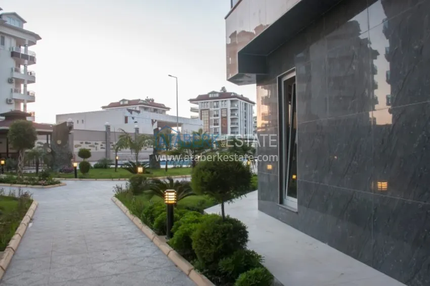 Квартира с мебелью и застекленным балконом - вторая линия от моря в Кестеле 11 