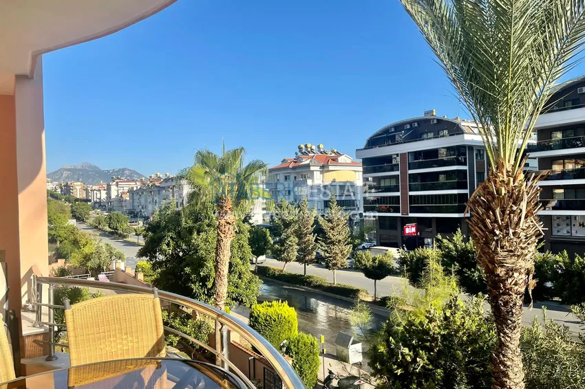 Приобрести Квартира с мебелью и видом на горы в центре Алании 11