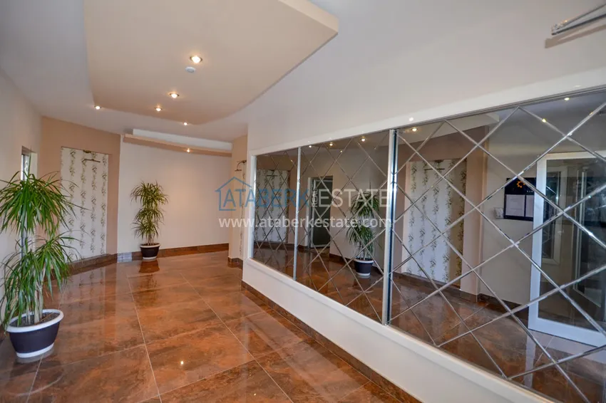 Квартира с мебелью и застекленным балконом - вторая линия от моря в Кестеле 16 